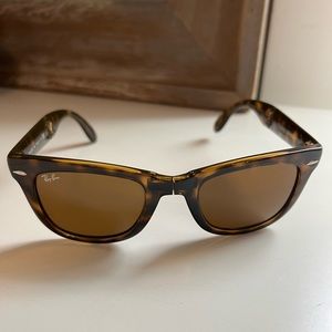 Ray-Ban Folding Wayfarer Sunglasses with Case